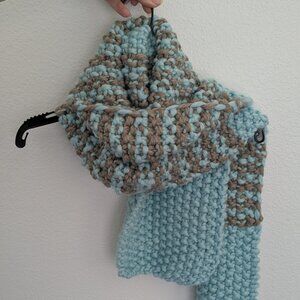 HAND KNIT Scarf!